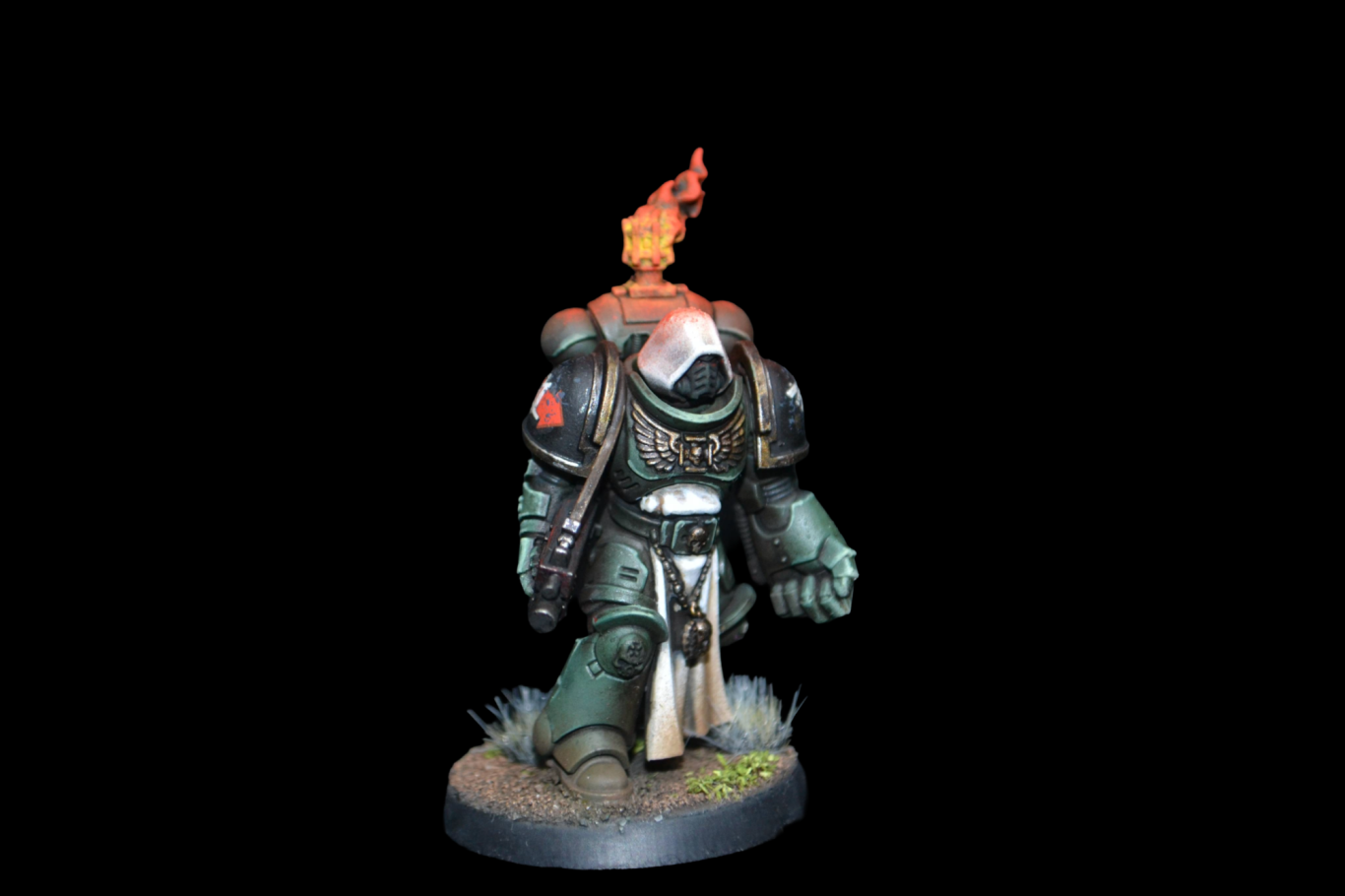 Dark Angles Primaris Sterngurard Veteran mit OSL Effekt und Energiefaust in Tabletop + Qualitätsstufe von Echoes of Colour.